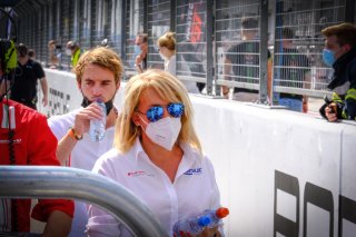Gridwalk, Race
