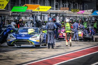 Pitlane, Race
