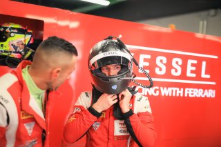 Paid Test Session 2, Pitlane
