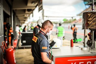 Paid Test Session 2, Pitlane
