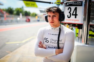 Paid Test Session 2, Pitlane
