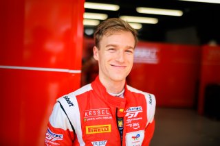 Paid Test Session 2, Pitlane
