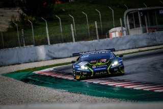 #77 Barwell Motorsport GBR Lamborghini Huracan GT3 Evo Henrique Chaves PRT Adrian Amstutz CHE Miguel Ramos PRT Pro-Am Cup, Free Practice
