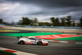 #93 SKY - Tempesta Racing GBR Ferrari 488 GT3 Rino Mastronardi iTA Jonathan Hui HKG Chris Froggatt GBR Pro-Am Cup, Free Practice
