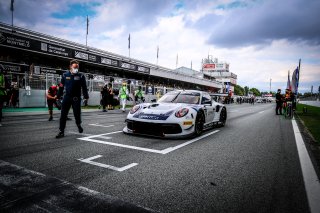 Gridwalk, Race
