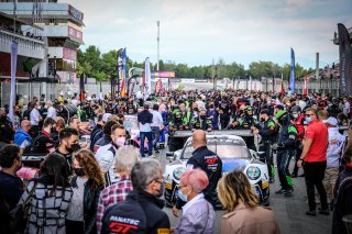 Gridwalk, Race
