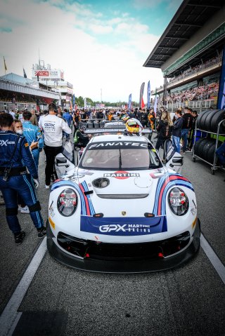 Gridwalk, Race
