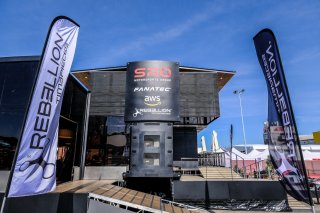 Paddock, Setup

