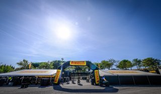 Paddock, Setup
