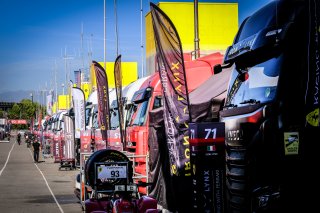 Paddock, Setup
