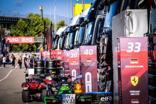 Paddock, Setup

