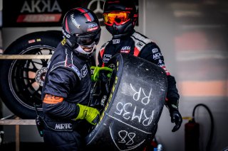 Pitlane, Pre-Qualifying
