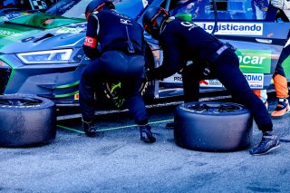 Pitlane, Race 1
