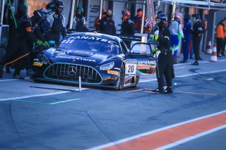 Pitlane, Race 1
