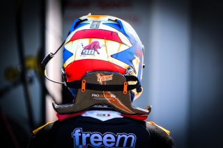 Pitlane, Race 2
