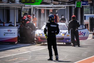 Pitlane, Race 2
