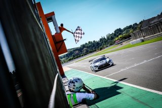 Finish, Race 2
