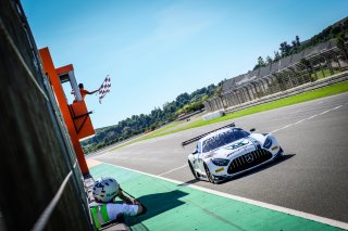 Finish, Race 2
