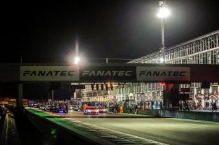 Race 1, gridwalk
