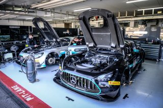 Official Test Days, Pitlane
