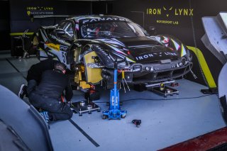 Official Test Days, Pitlane
