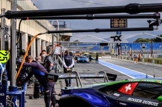 Official Test Days, Pitlane

