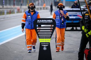 Official Test Days, Pitlane
