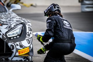 Official Test Days, Pitlane
