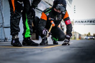 Free Practice, Pit lane
