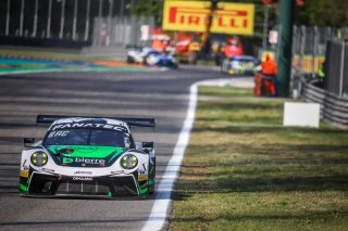 #54 Dinamic Motorsport ITA Porsche 911 GT3-R (991.II) Matteo Cairoli ITA Klaus Bachler DEU Christian Engelhart DEU Pro Cup, Free Practice

