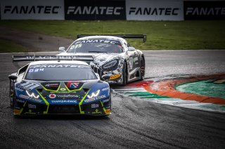 #77 Barwell Motorsport GBR Lamborghini Huracan GT3 Evo Adrian Amstutz CHE Miguel Ramos PRT Henrique Chaves PRT Pro-Am Cup, Race

