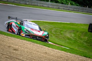 #38 Jota GBR McLaren 720 S GT3 Oliver Wilkinson GBR Ben Barnicoat GBR Pro, Pre-Qualifying

