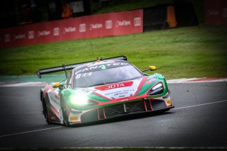 #38 Jota GBR McLaren 720 S GT3 Oliver Wilkinson GBR Ben Barnicoat GBR Pro, Qualifying

