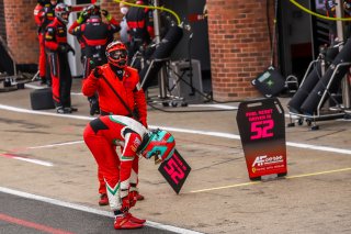 Pitlane, Race 1
