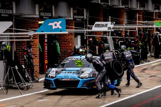 Pitlane, Race 1
