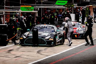 Pitlane, Race 1
