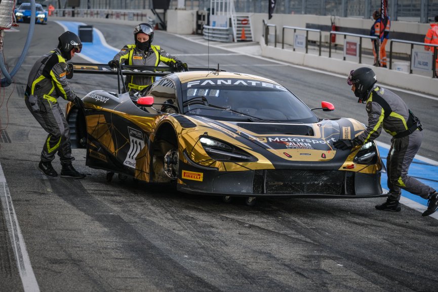 Pitlane, Test Days
