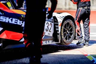 Pitlane, Pre-Qualifying
