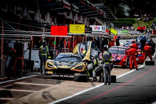 Pitlane, Race 1
