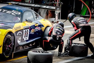 Pitlane, Race 1
