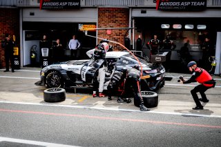 Pitlane, Race 1
