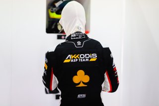 Pit Lane, Pre-Qualifying
