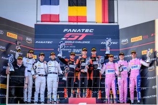 Podium, Race

