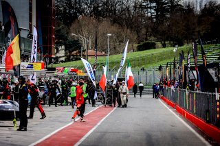 Gridwalk, Race
