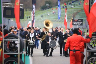 Gridwalk, Race
