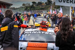 Gridwalk, Race
