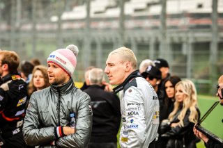 Gridwalk, Race
