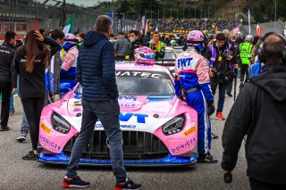 Gridwalk, Race
