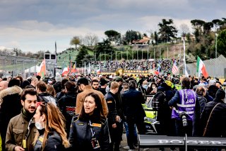 Gridwalk, Race
