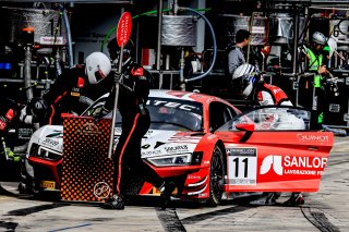 Pit Lane, Race
